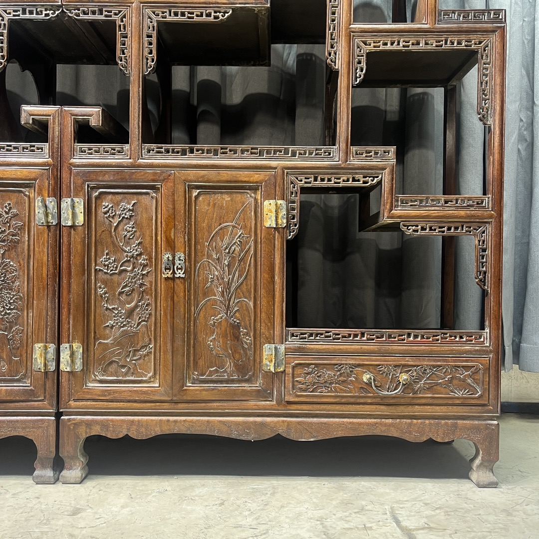 Qing Dynasty Rosewood hand-engraved flower pattern pair antique shelves
