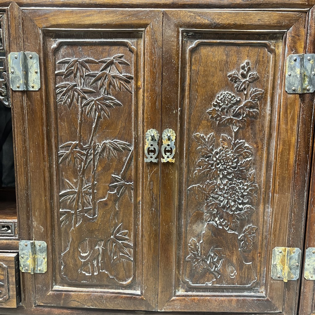 Qing Dynasty Rosewood hand-engraved flower pattern pair antique shelves