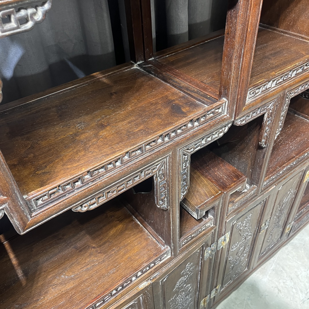 Qing Dynasty Rosewood hand-engraved flower pattern pair antique shelves
