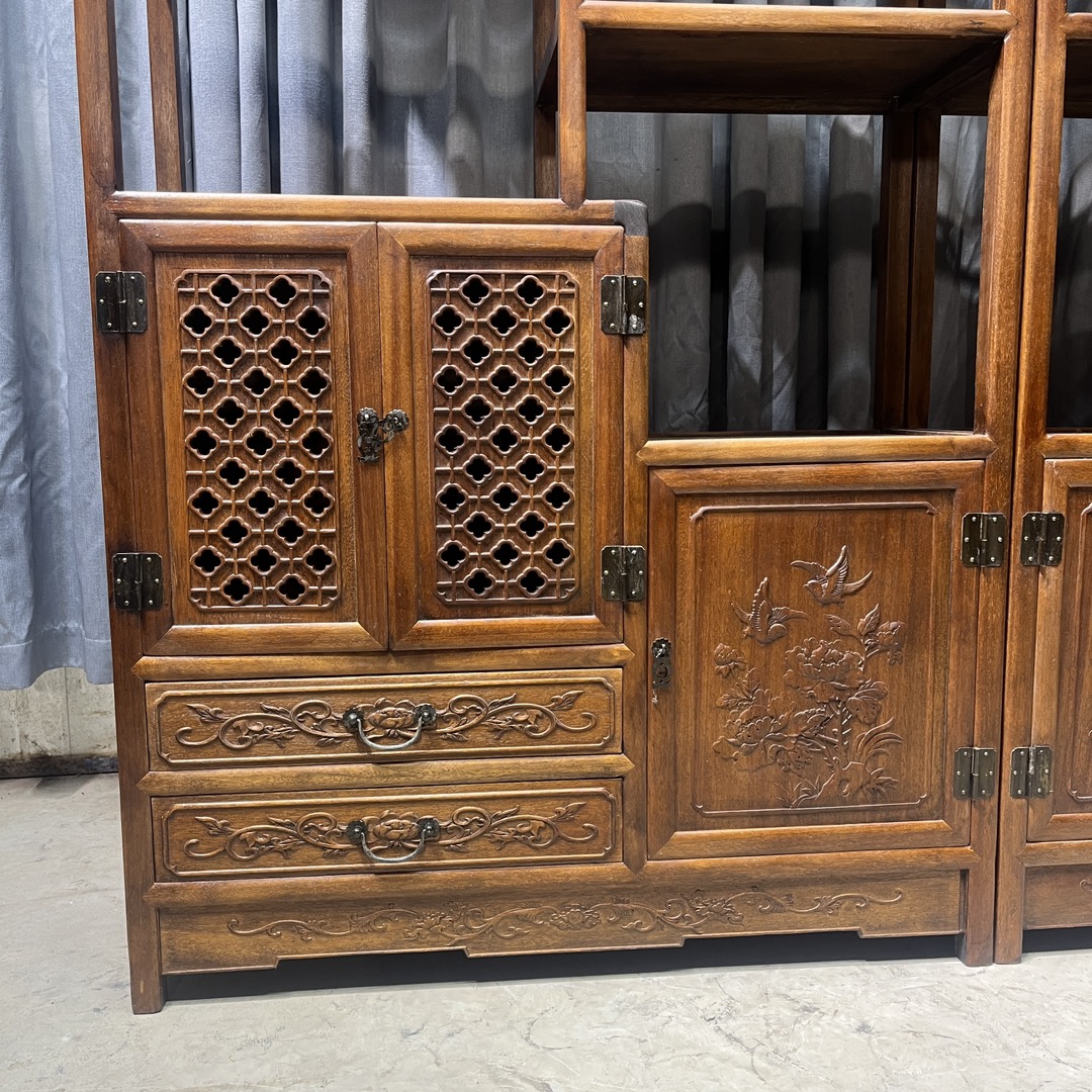 Qing Dynasty Rosewood hand-engraved flower pattern rack