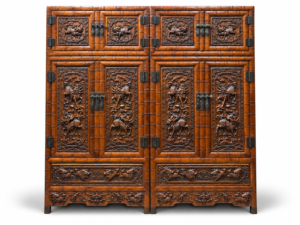 Qing Dynasty Rosewood high-relief cloud and unicorn pattern cabinet