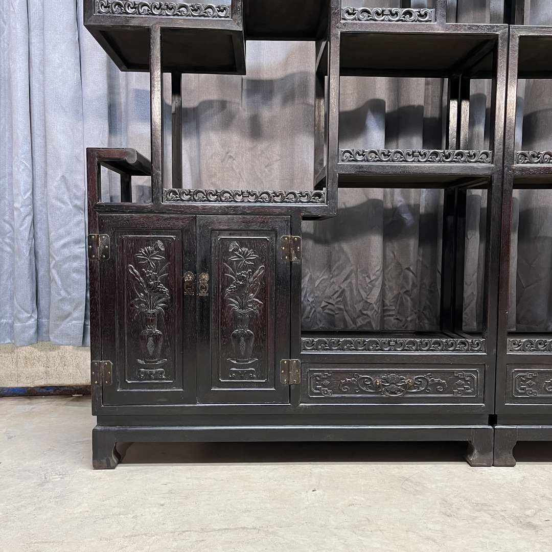 Qing Dynasty Sandalwood vase pattern hollow carved antique shelves