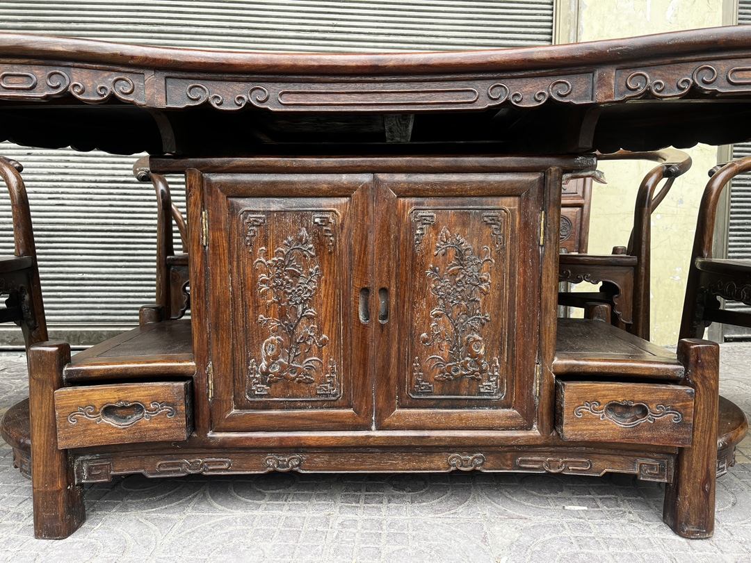 Qing Dynasty Rosewood hand-engraved tea Tables and chair set