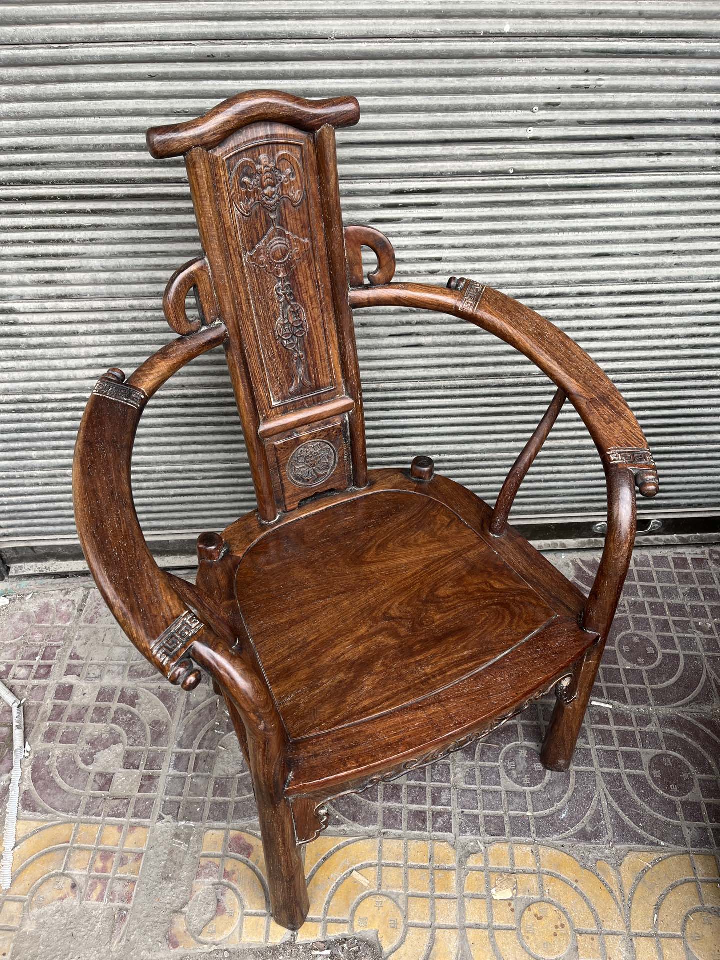 Qing Dynasty Rosewood hand-engraved tea Tables and chair set