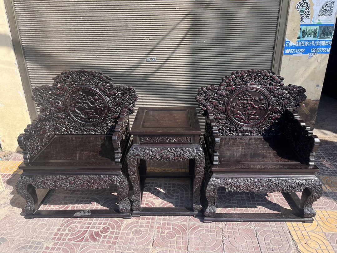 Qing Dynasty Rosewood hand-engraved tea Tables and chair set