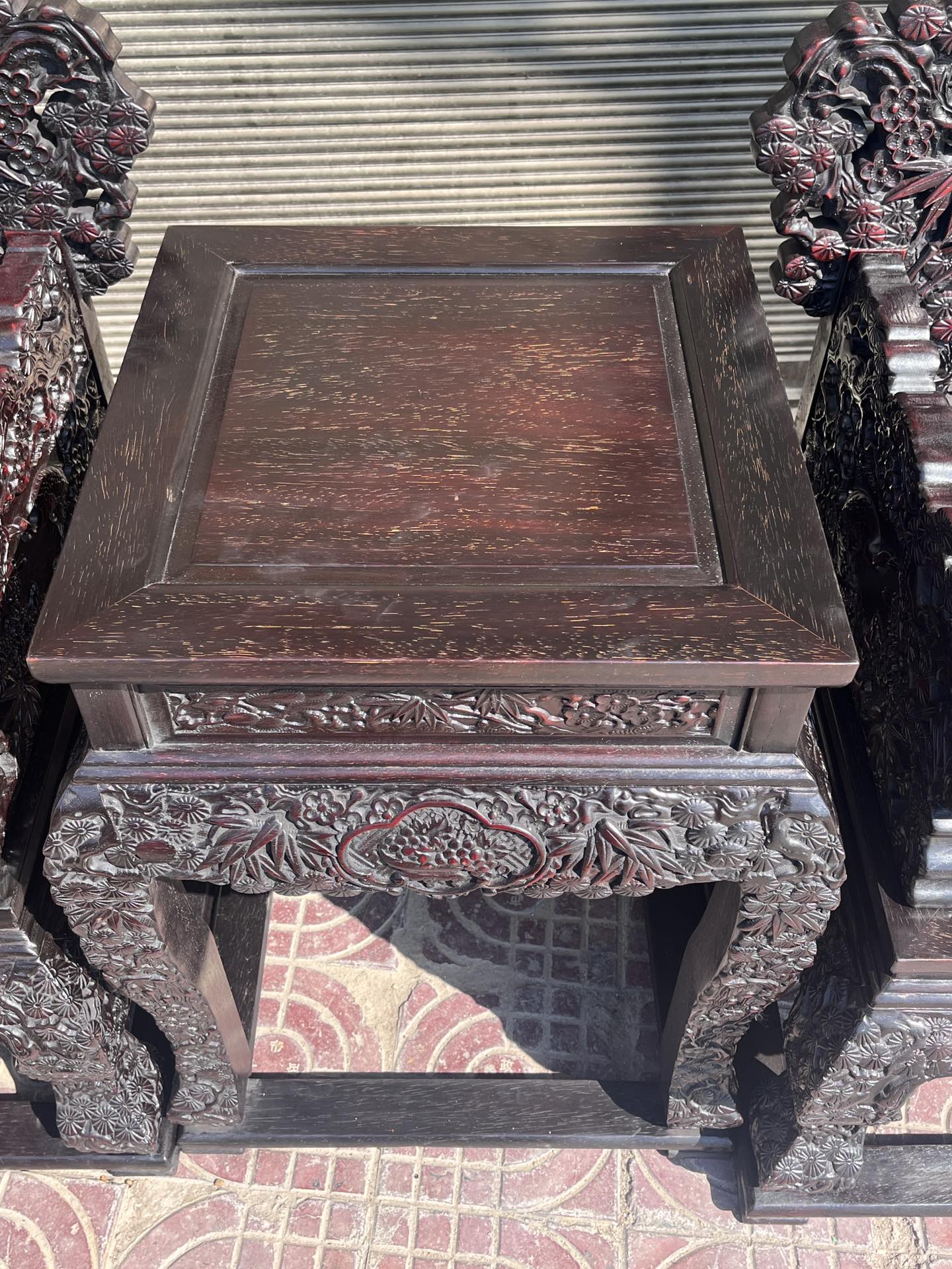 Qing Dynasty Rosewood hand-engraved tea Tables and chair set