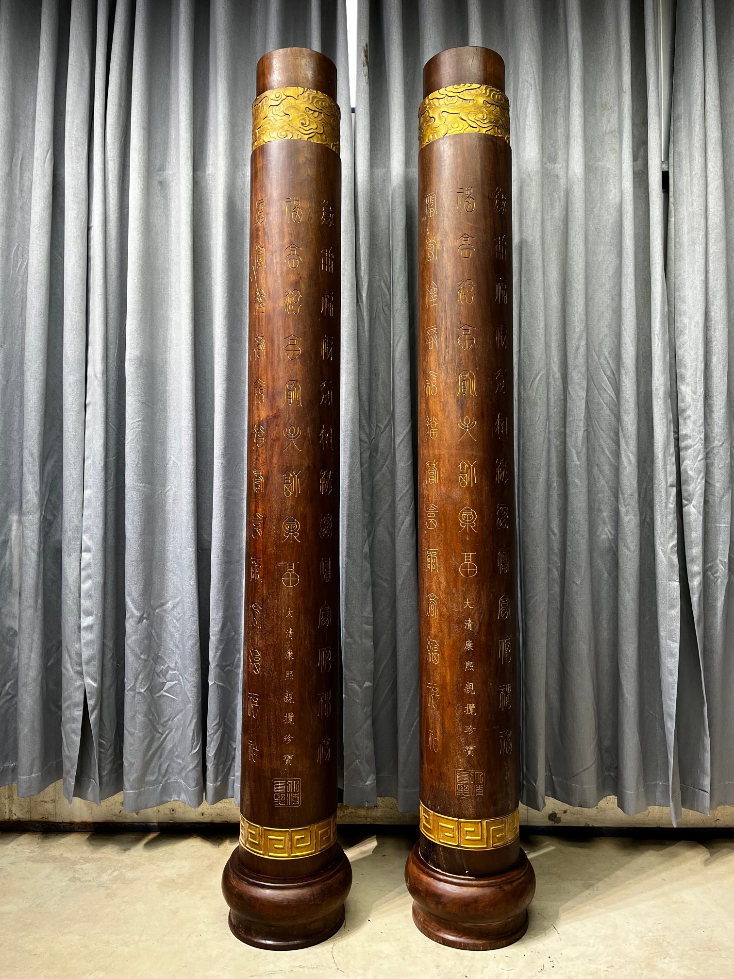 Qing Dynasty Rosewood gold-painted clouds and hundred blessing pair pillars
