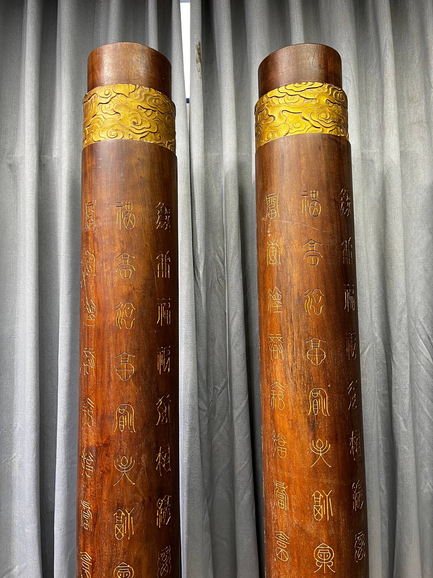 Qing Dynasty Rosewood gold-painted clouds and hundred blessing pair pillars
