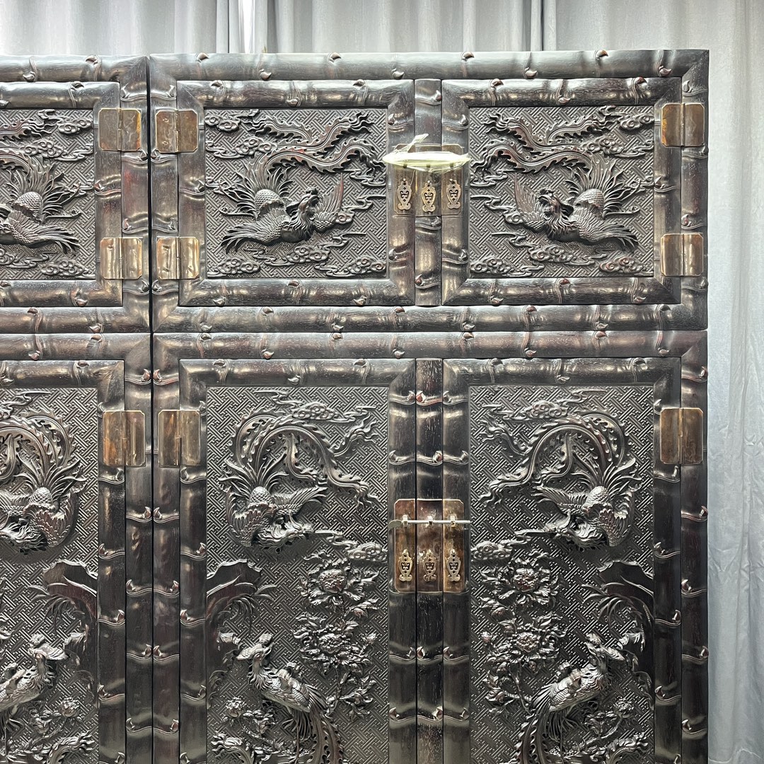Qing Dynasty Sandalwood high-relief phoenix opera peony top a pair of Cabinet