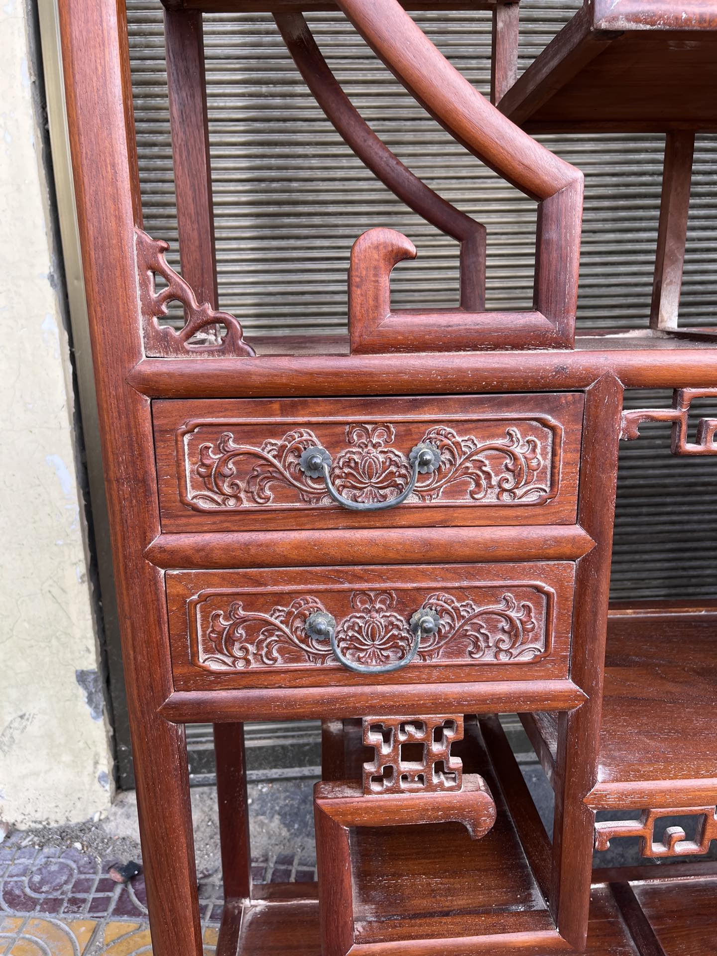 Qing Dynasty Huanghuali wood flower pattern ancient collection rack