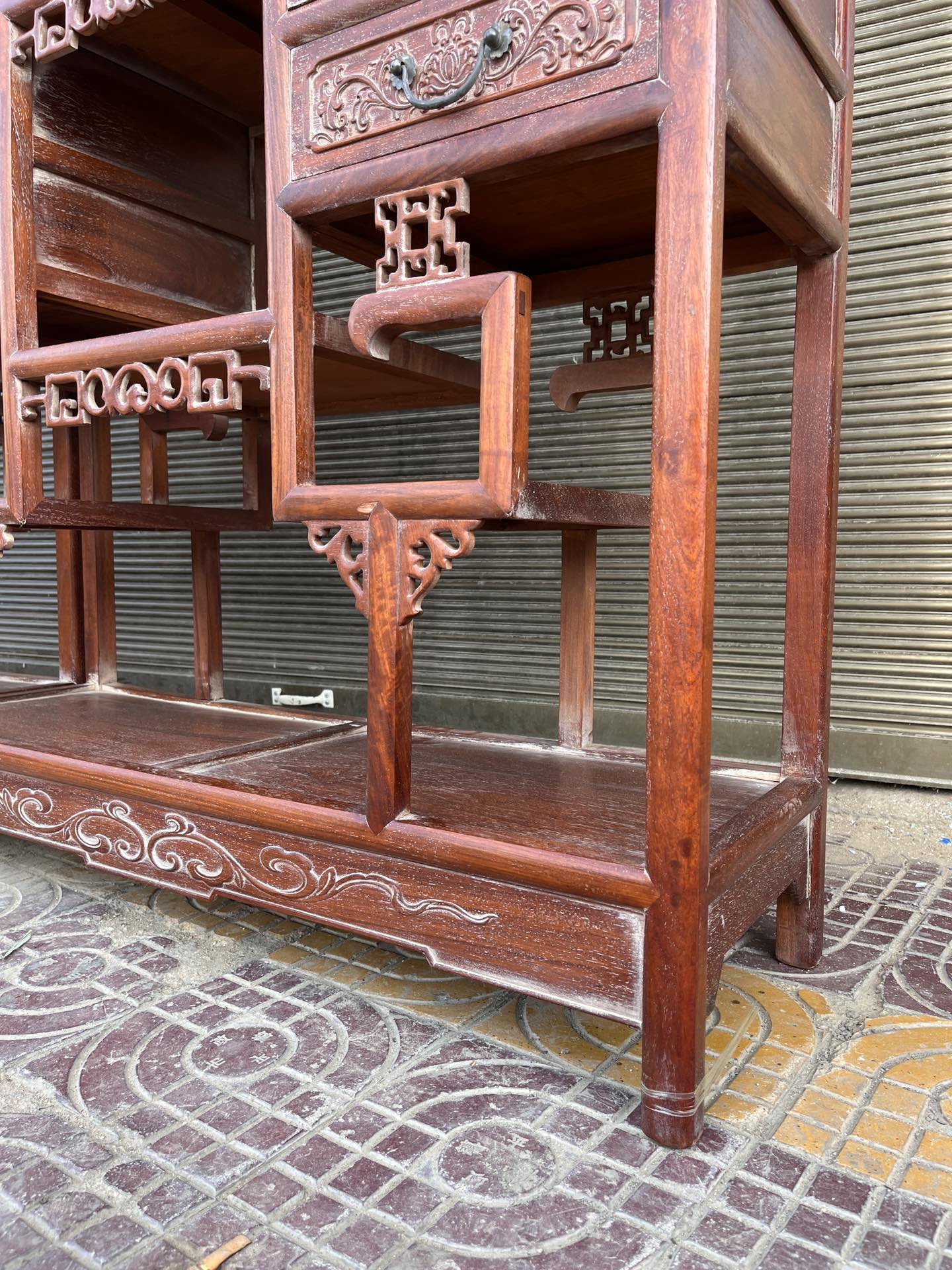 Qing Dynasty Huanghuali wood flower pattern ancient collection rack