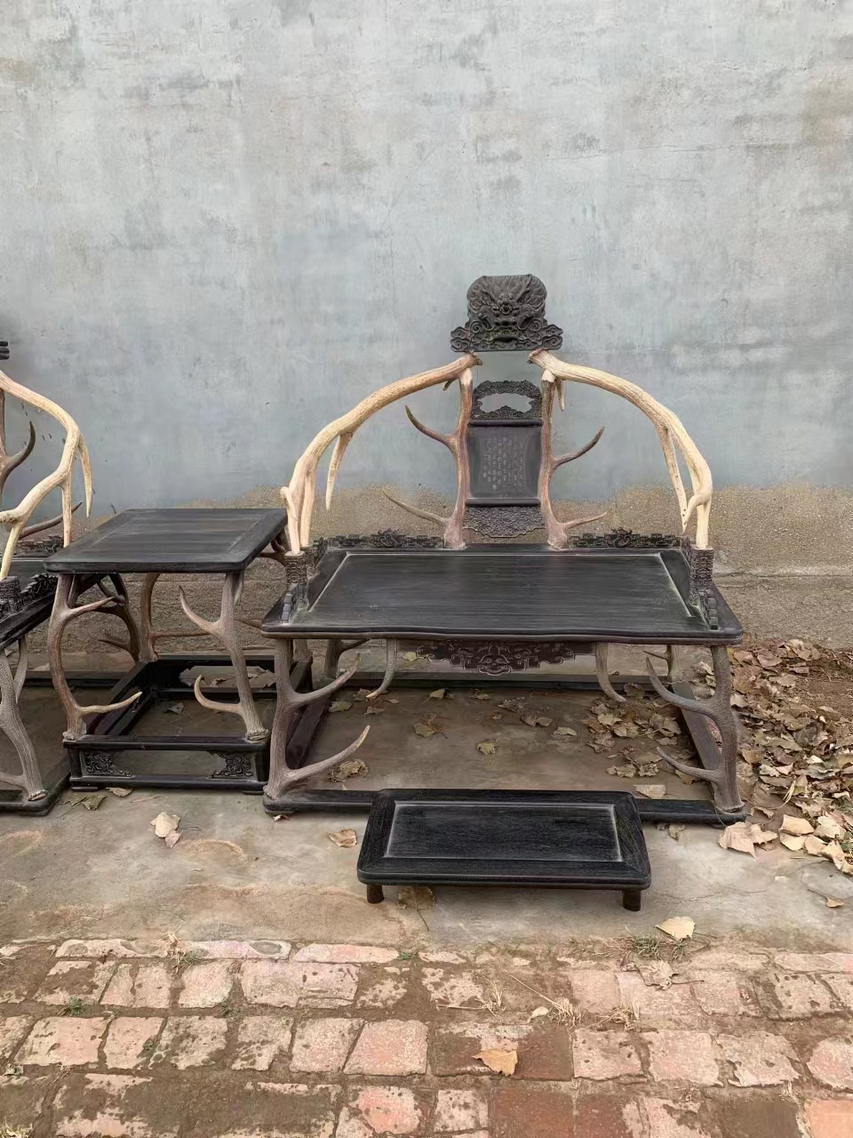 Qing Dynasty Rosewood dragon head natural antler chair and Tables