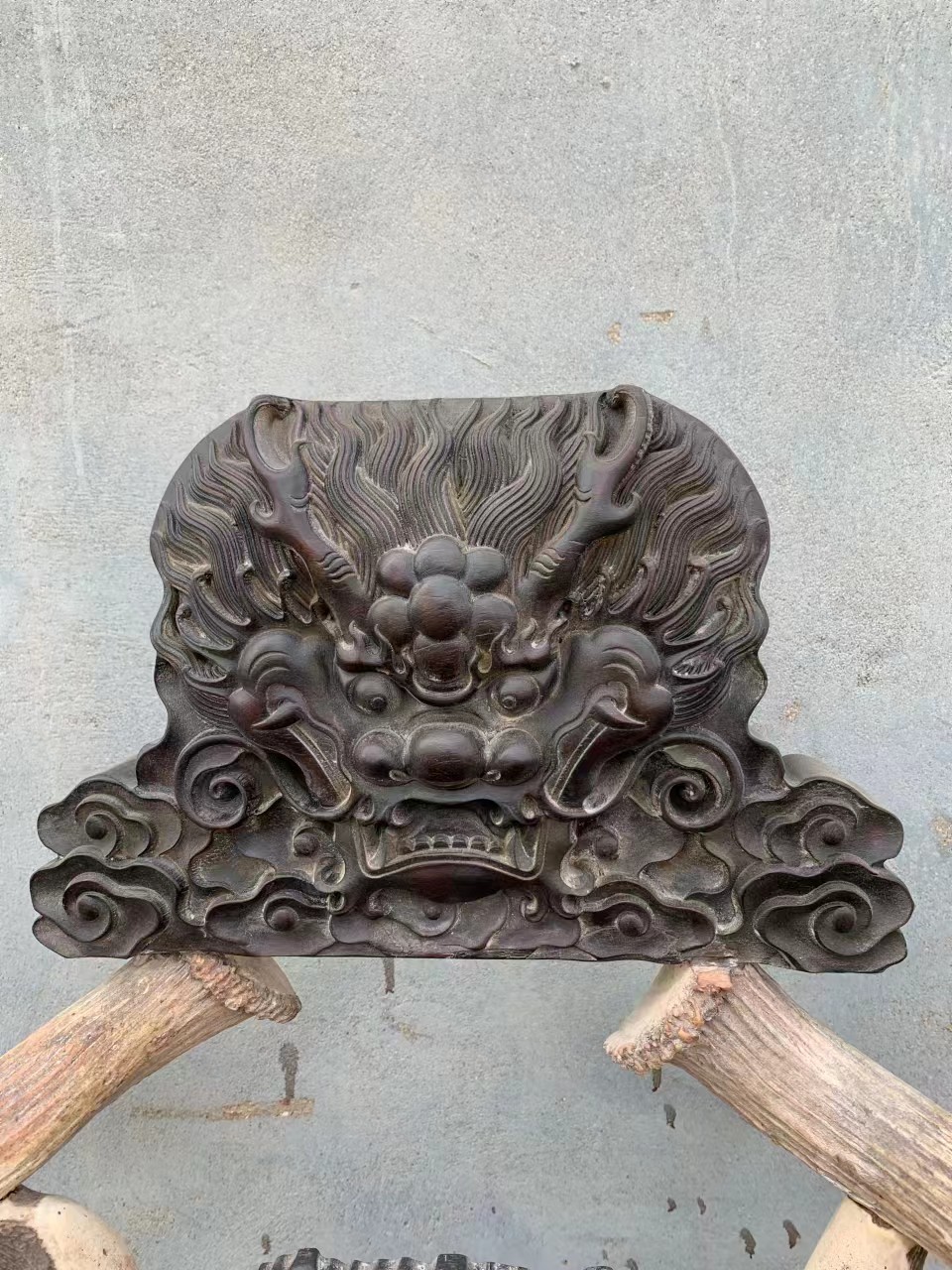 Qing Dynasty Rosewood dragon head natural antler chair and Tables
