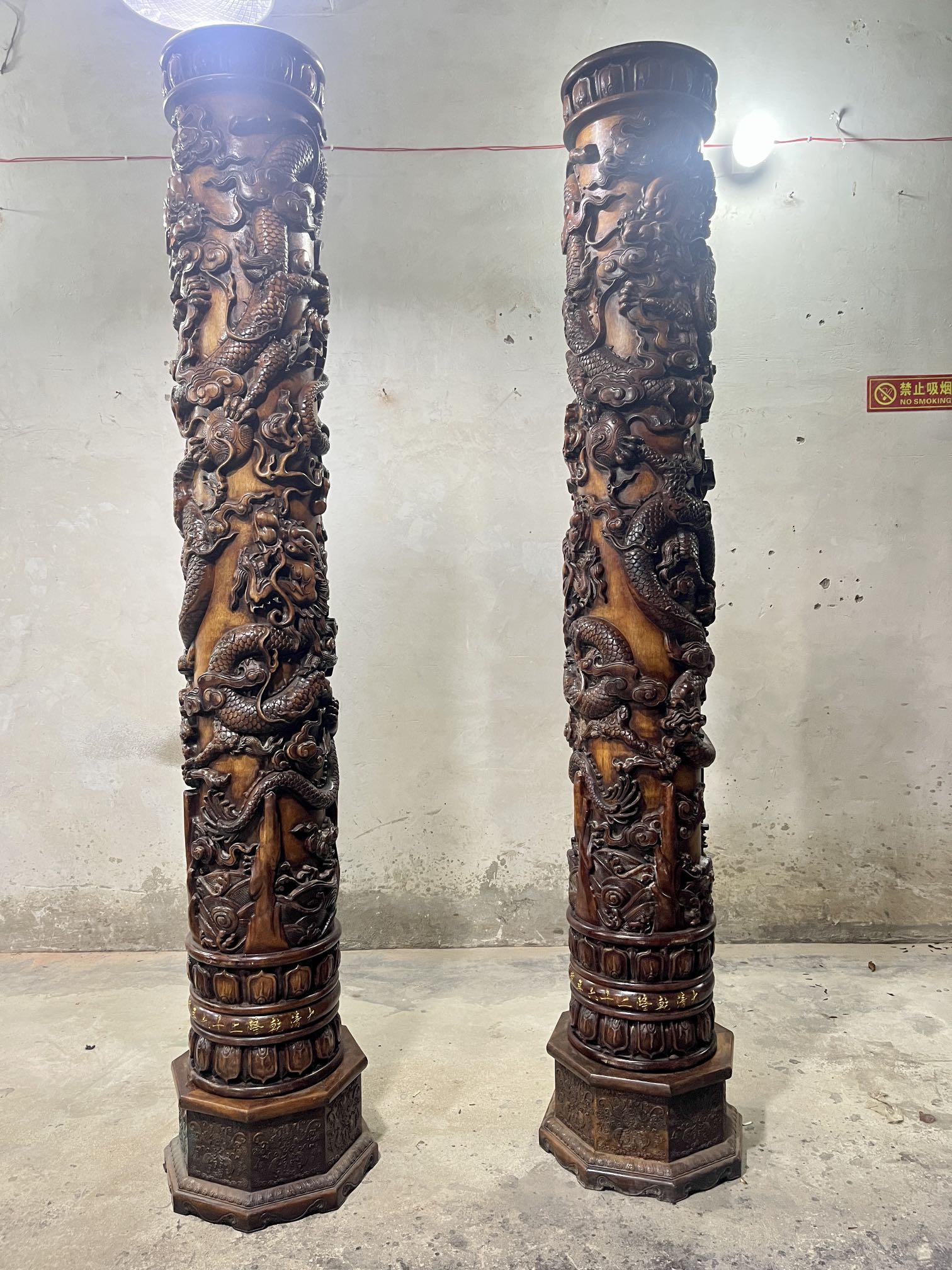 Qing Dynasty Huanghuali wood high-relief Qilin Xianbao Feng Shui a pair of pillars