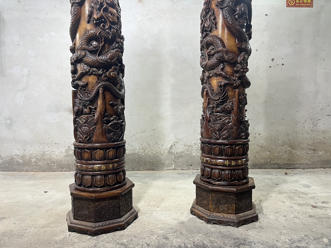 Qing Dynasty Huanghuali wood high-relief Qilin Xianbao Feng Shui a pair of pillars