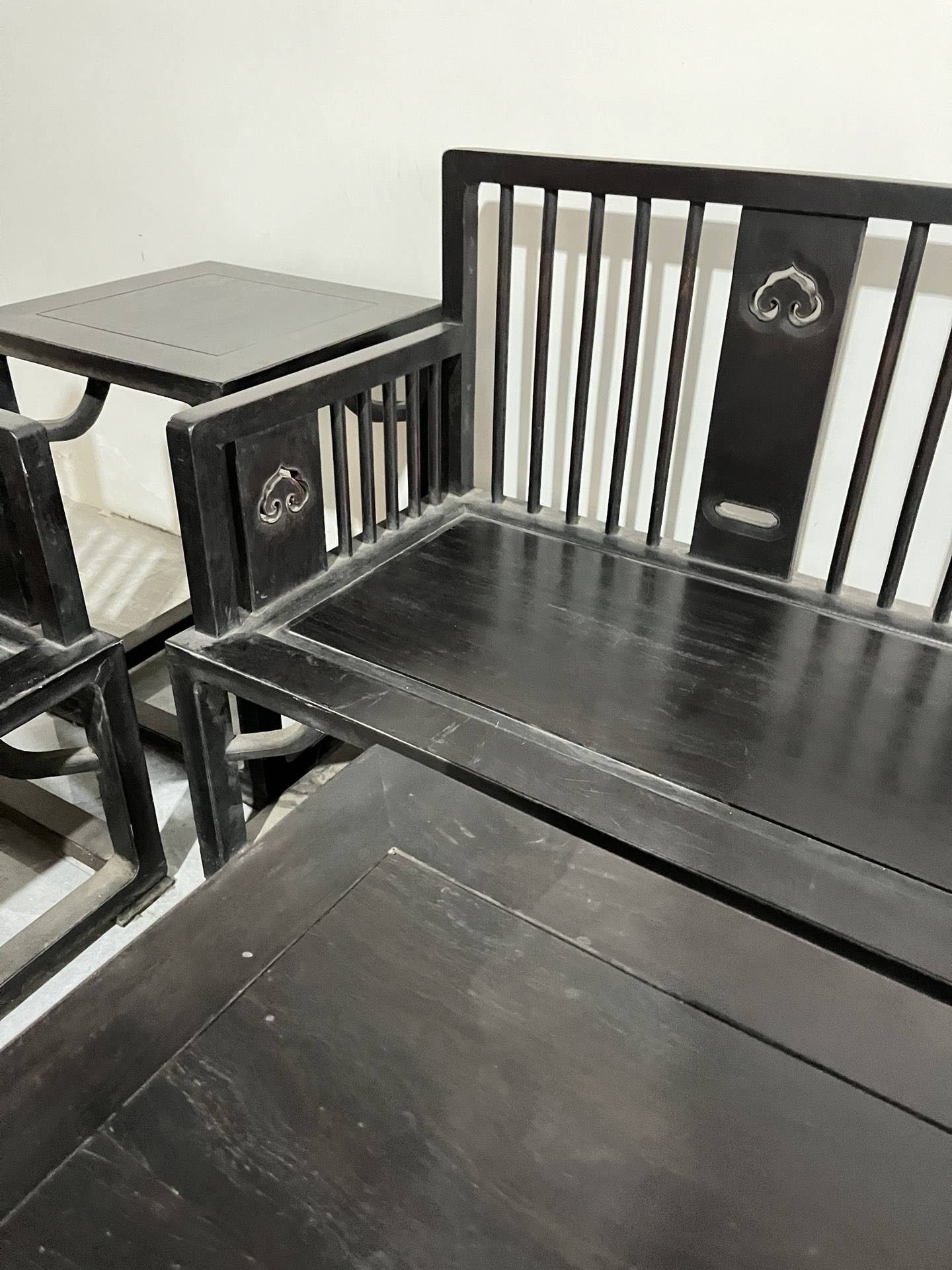Qing Dynasty Rosewood smooth polishing Six-piece Tables and chair set