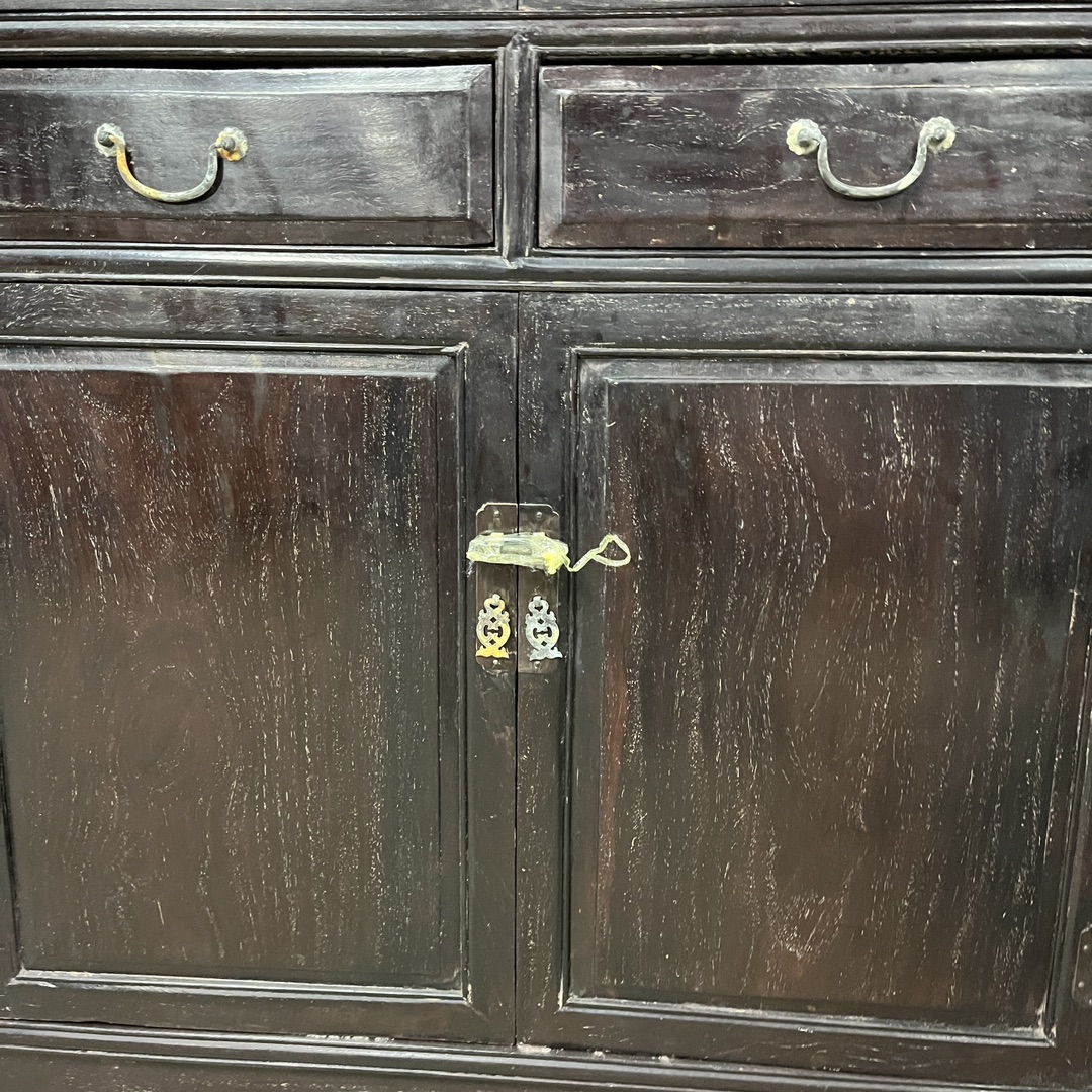 Qing Dynasty Rosewood polished and smooth a pair of bookcase cabinets