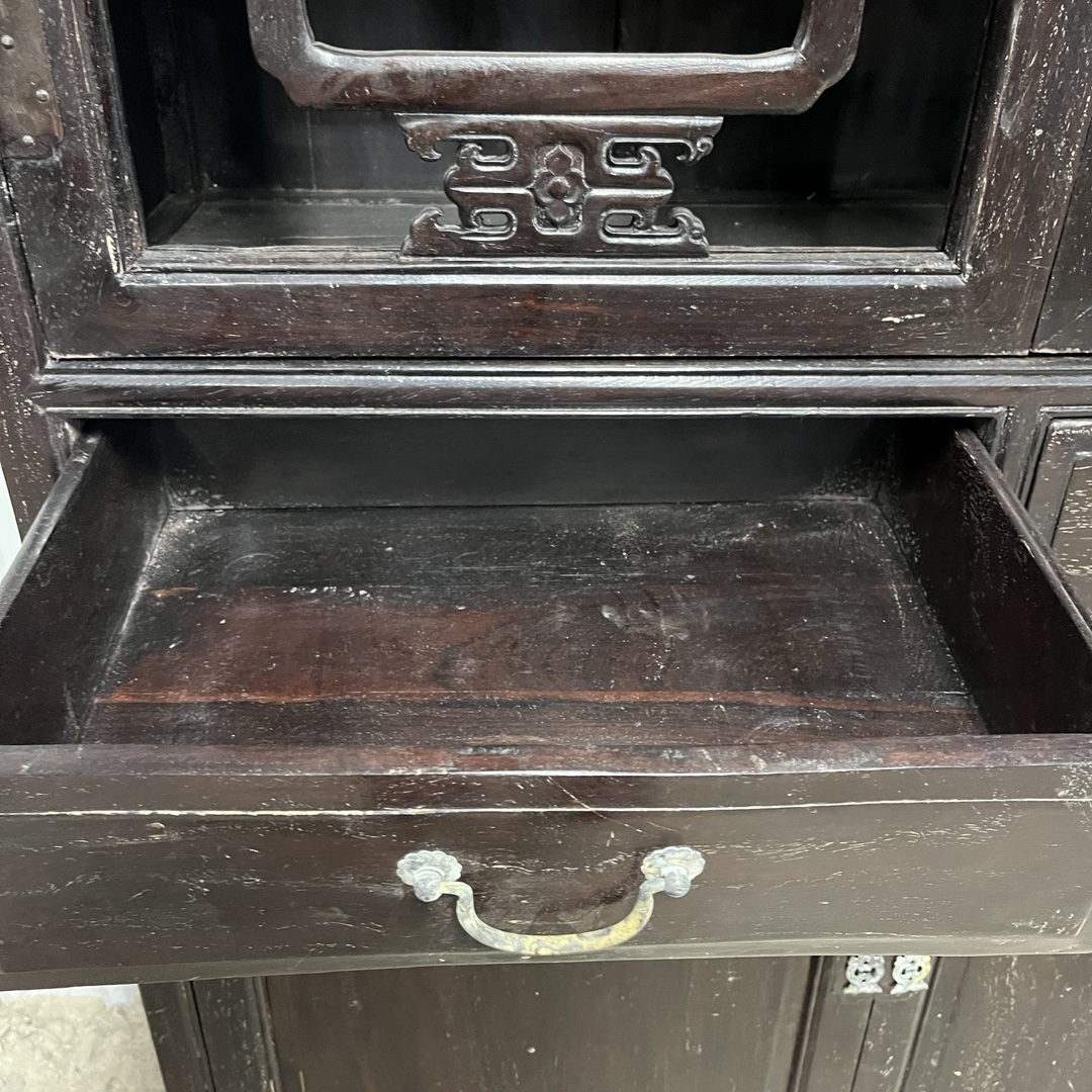 Qing Dynasty Rosewood polished and smooth a pair of bookcase cabinets