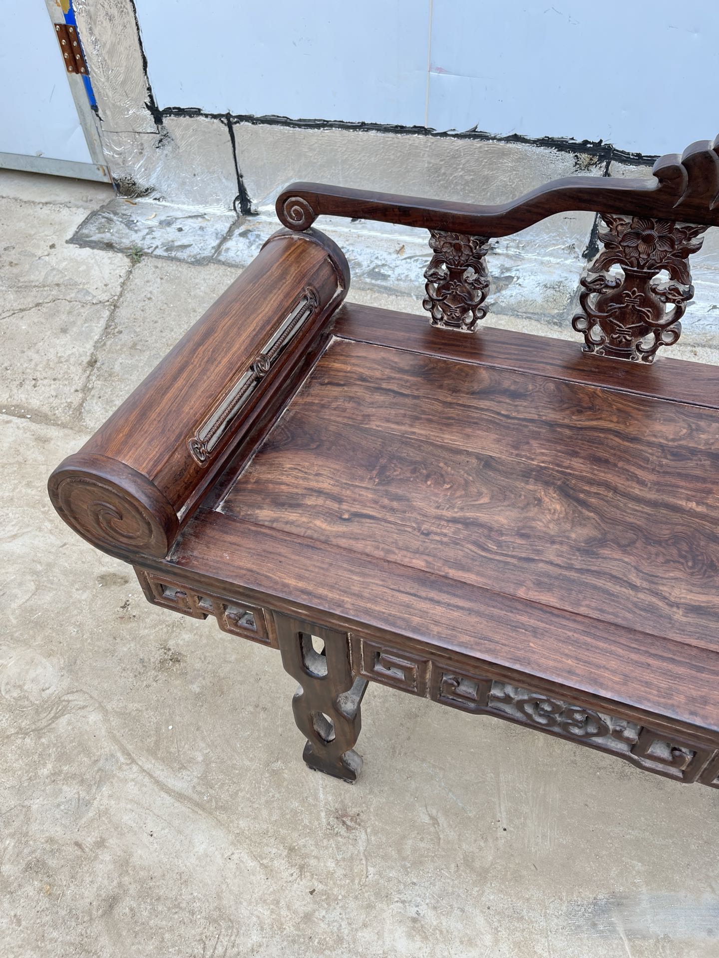 Qing Dynasty Rosewood mortise-and-tenon structure ox hair broken lines all over polished smooth bed