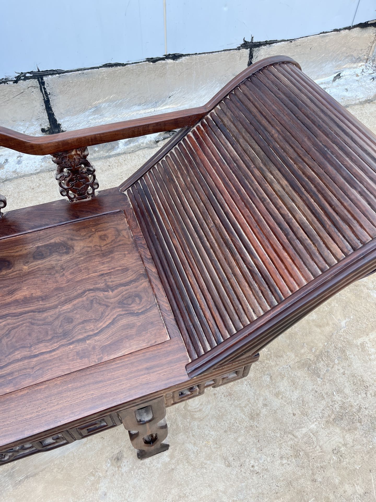 Qing Dynasty Rosewood mortise-and-tenon structure ox hair broken lines all over polished smooth bed