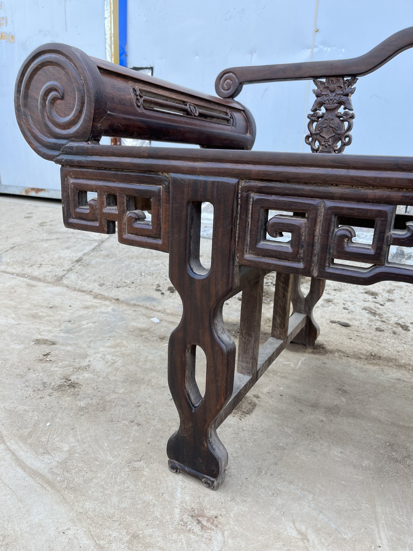 Qing Dynasty Rosewood mortise-and-tenon structure ox hair broken lines all over polished smooth bed
