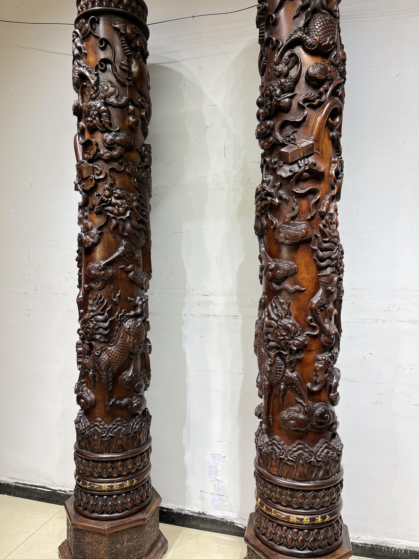 Qing Dynasty Huanghuali high-relief Qilin Xianbao Feng Shui a pair of pillars