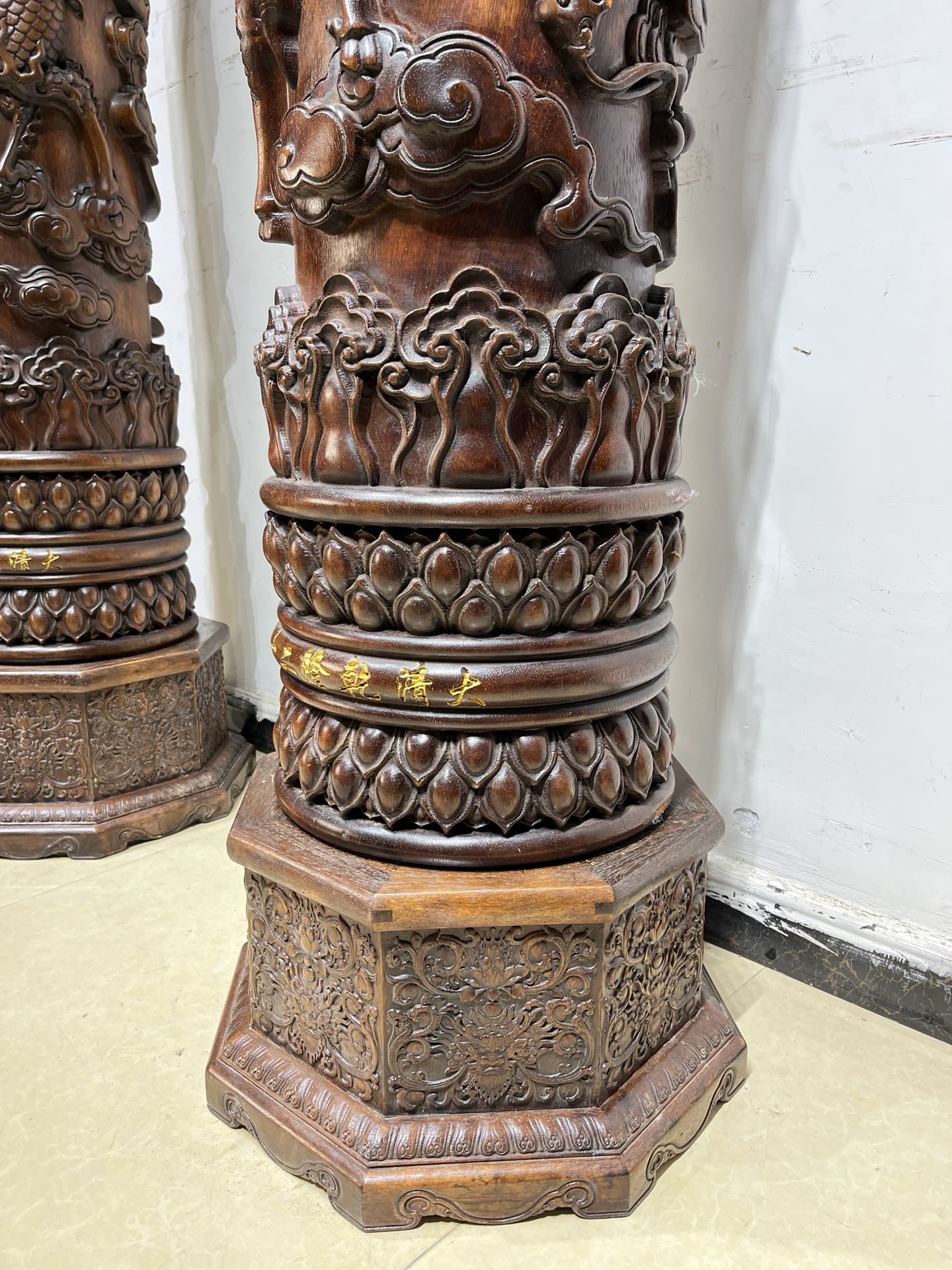 Qing Dynasty Huanghuali high-relief Qilin Xianbao Feng Shui a pair of pillars